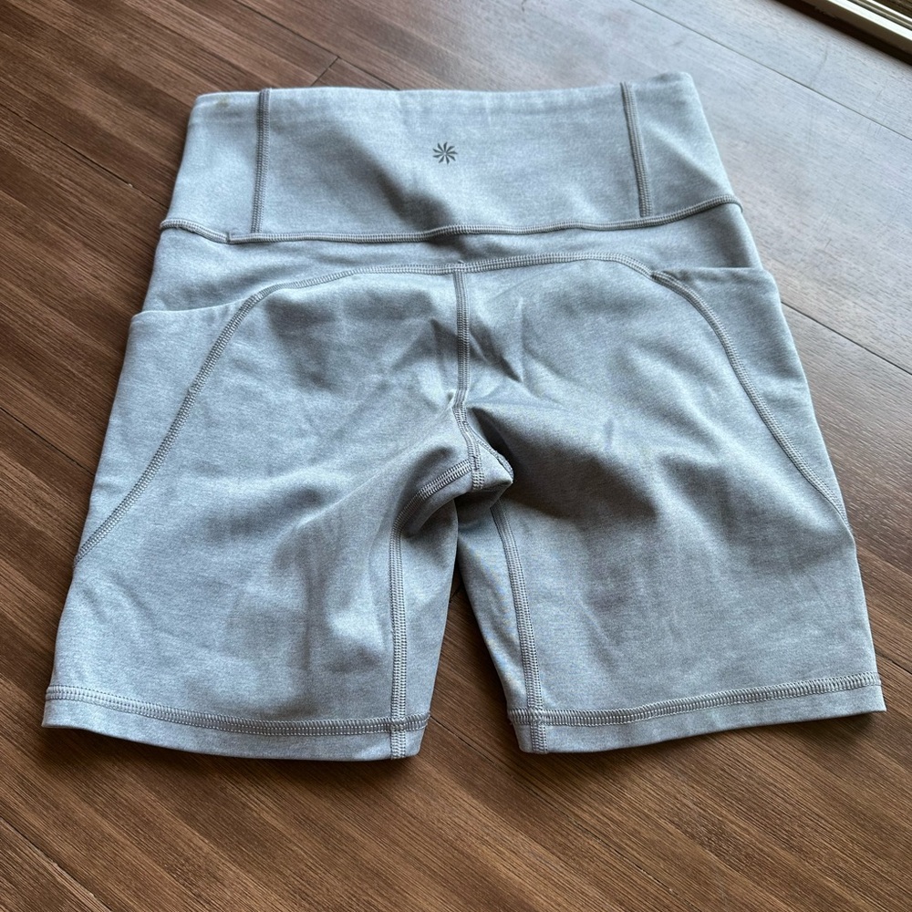 Athleta All in 7" Biker Short in Grey like new size XS style 211371 - Picture 6 of 9